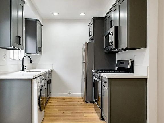 5th image of 1256 W Gardena Blvd #5