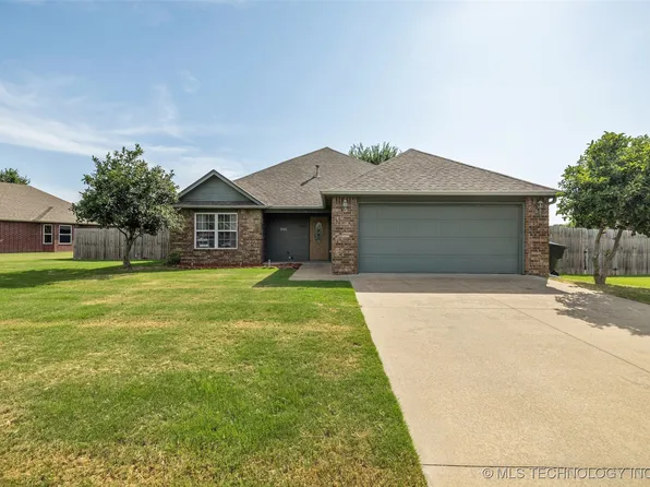 2507 Highwood Pl, Claremore, OK 74017