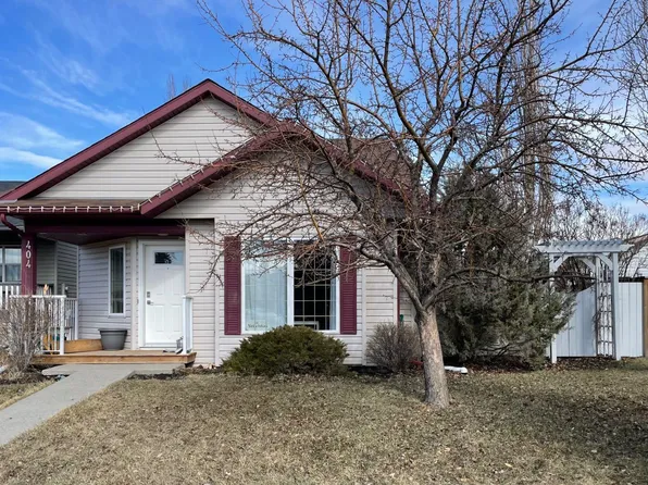 404 18th St SE, High River, AB T1V 1W3