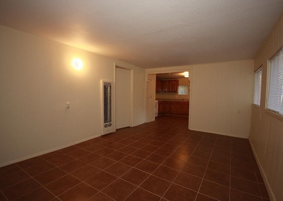 1st image of 708 Elmwood Dr