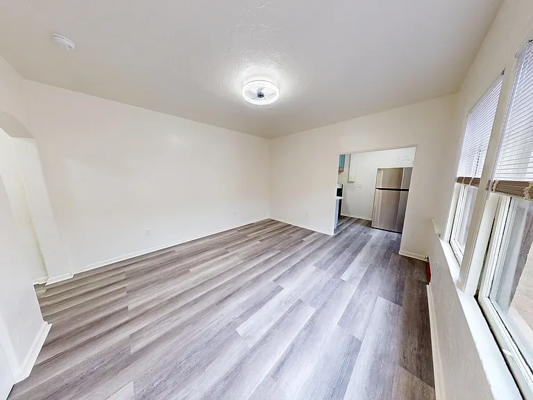 521 W Macarthur Blvd #3 — Photo 6