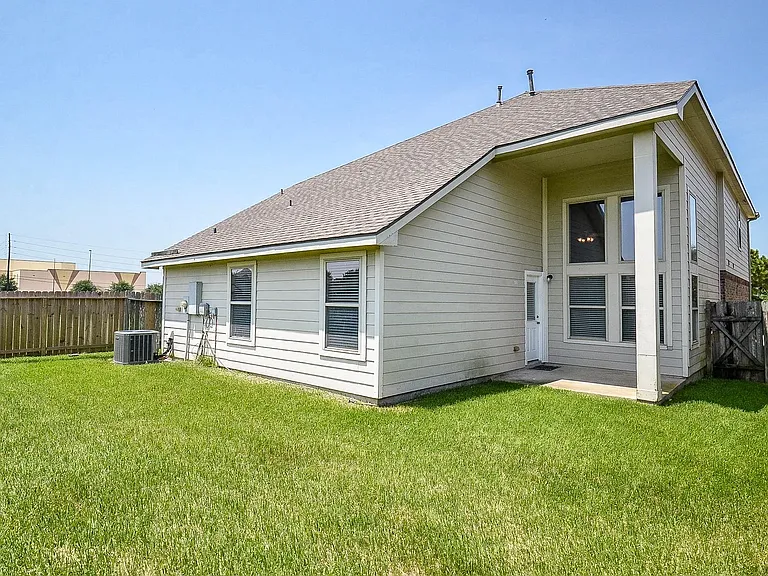 6419 Bennington Springs Dr — Photo 24