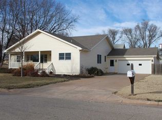 1004 Hopkins St, Kiowa, KS 67070