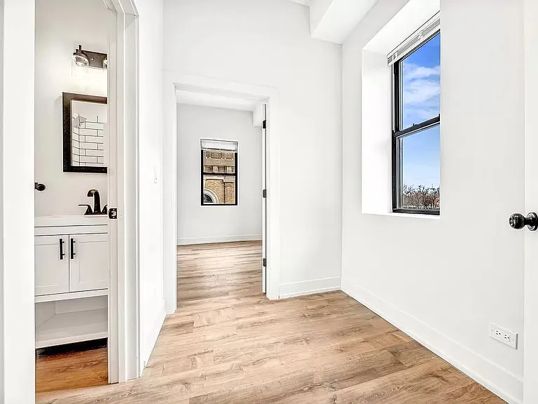 2219 N Hamilton Ave #4 — Photo 7