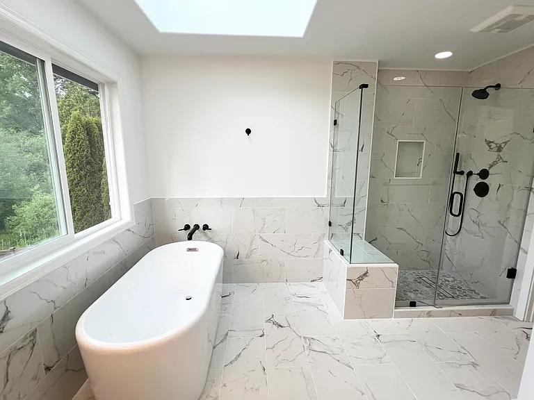 Master Bathroom Tub