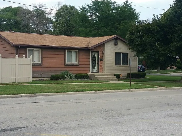 2544 S 15th Ave photo 1
