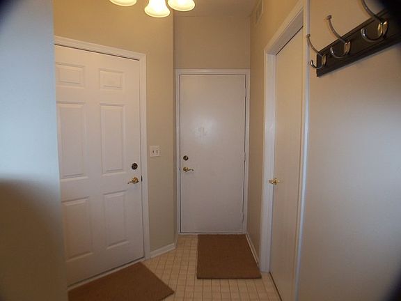 Front door/garage/laundry rm