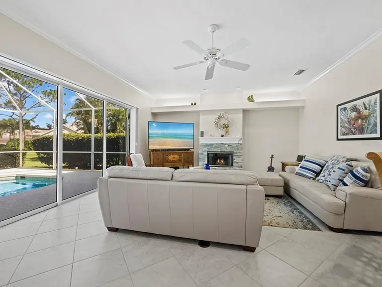 Butlers Crest Dr — Photo 7