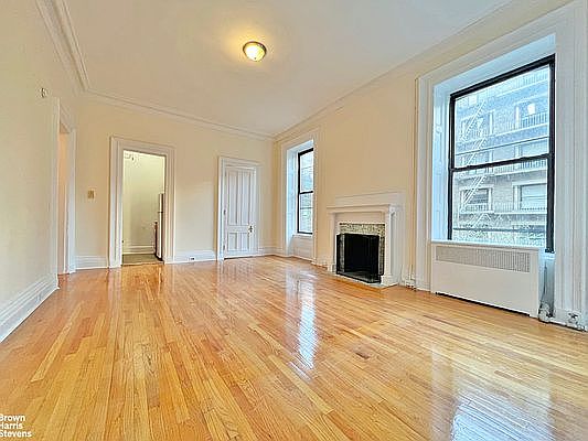 3rd image of 77 Irving Pl APT 3A