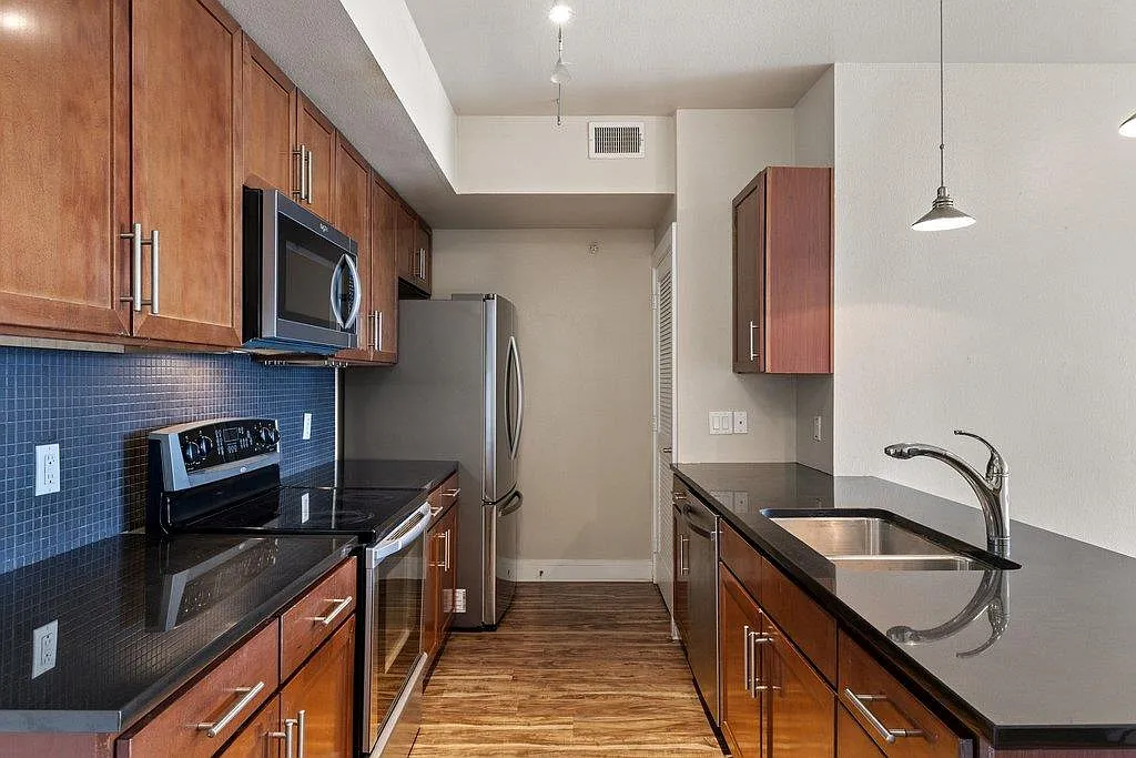 Building Photo - 3016 Guadalupe St #303