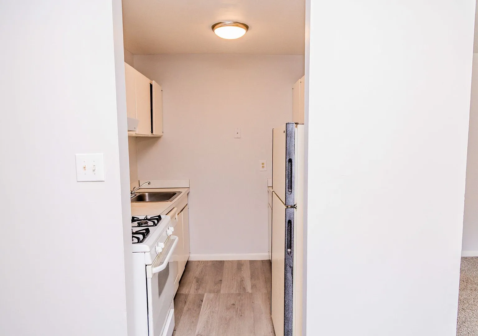 Two Bedroom Apartment Available At Barracks West — Photo 3