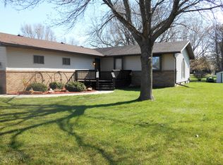 911 Shannon Dr, Jefferson, SD 57038