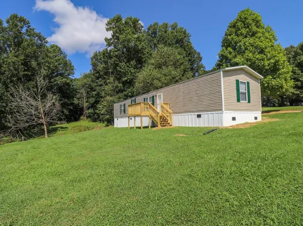 326 Mount Airy Rd, Rural Retreat, VA 24368