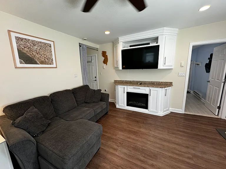 2708 Long Beach Blvd #2 — Photo 1