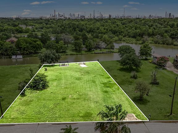 2nd image of 222 Rue Orleans St