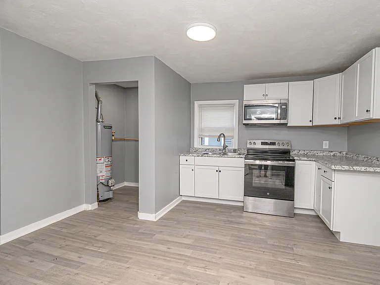 1314 Werner Ave — Photo 8