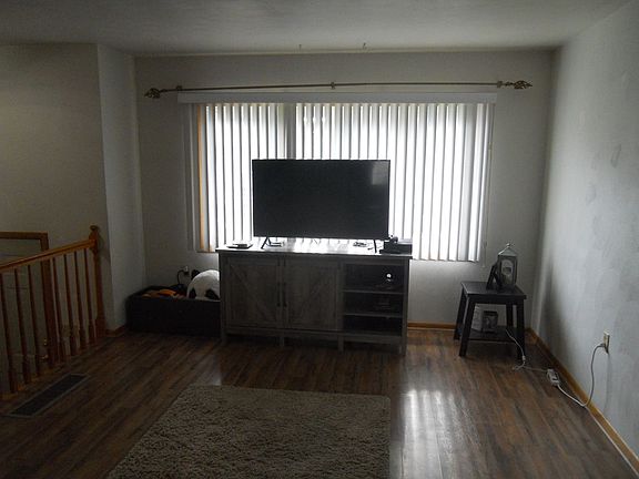 4th image of 408 W Brentwood Ave
