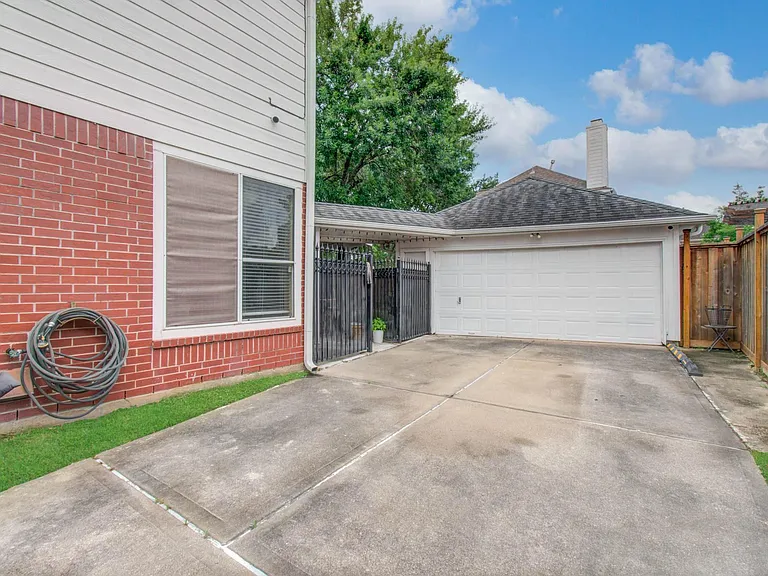 12427 Shadycrest Dr — Photo 43