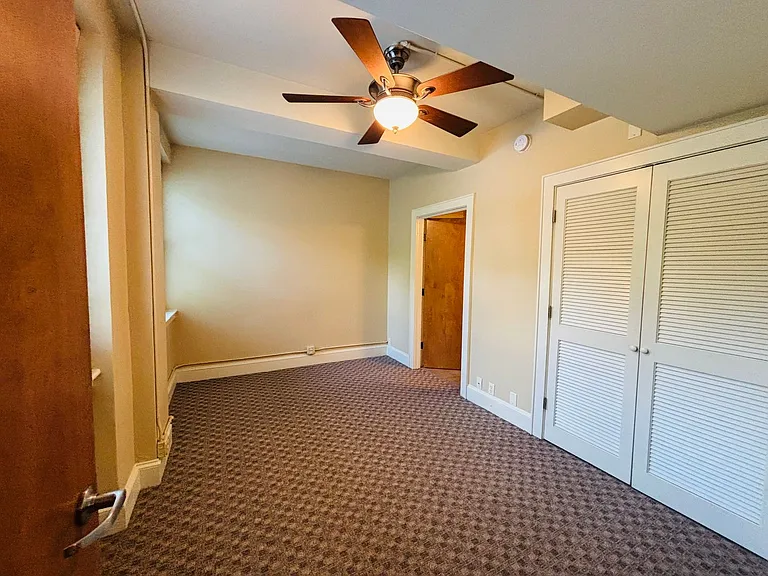1 Bedroom, 1 Bath Apartment — Photo 6
