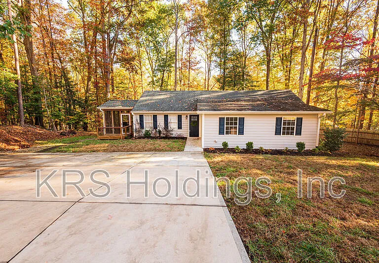 2428 Rachel Dr — Photo 1