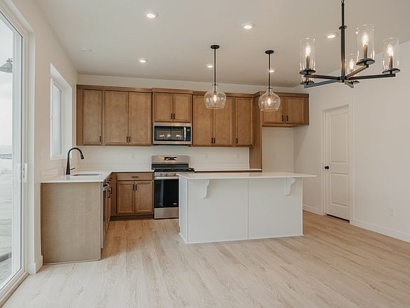 4th image of 910 E Antelope Dr #310