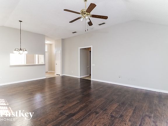 5th image of 2604 Country Creek Ln