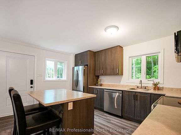 5th image of 1065 Hendersons Rd