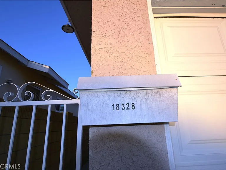 18328 Devlin Ave — Photo 6