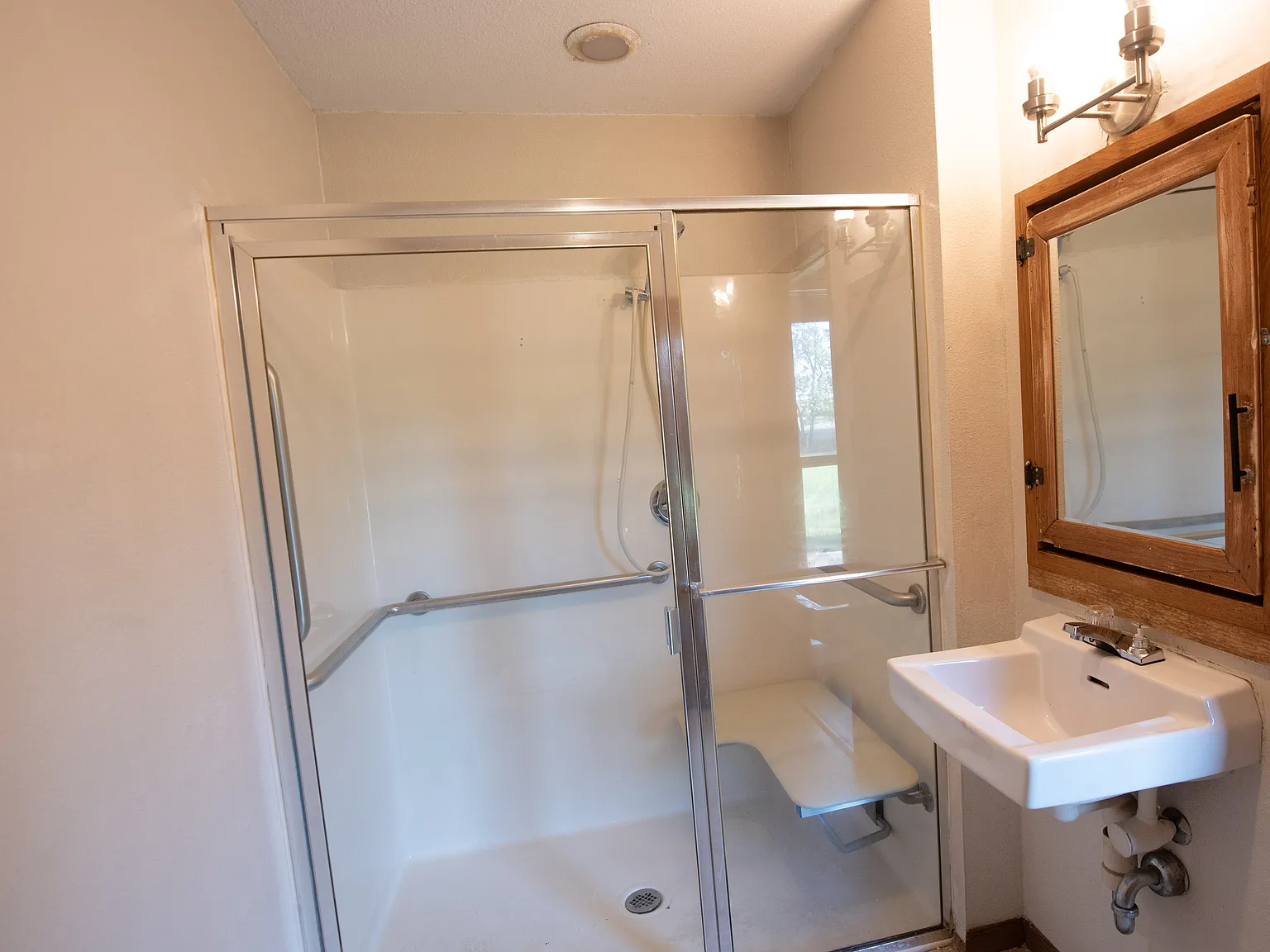 1 bed, 700 sqft, $825 — Photo 3