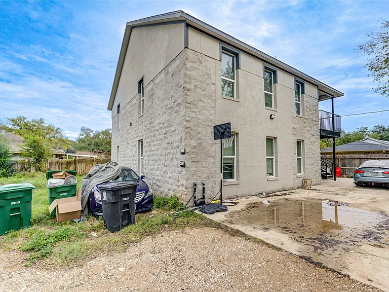 4323 Continental Dr — Photo 26