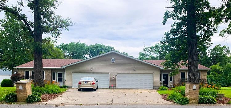 1st image of 3010 E 62nd Pl