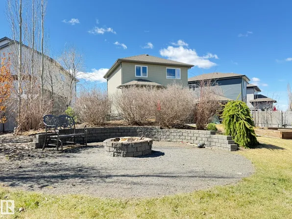 43 Selkirk Pl, Leduc, AB T9E 0L4