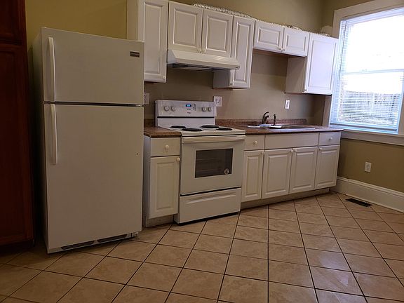 5th image of 216 N Jefferson St