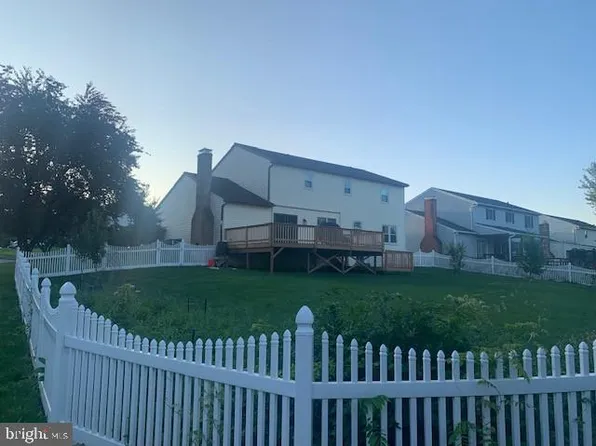 800 Blue Gate Ln, Sinking Spring, PA 19608