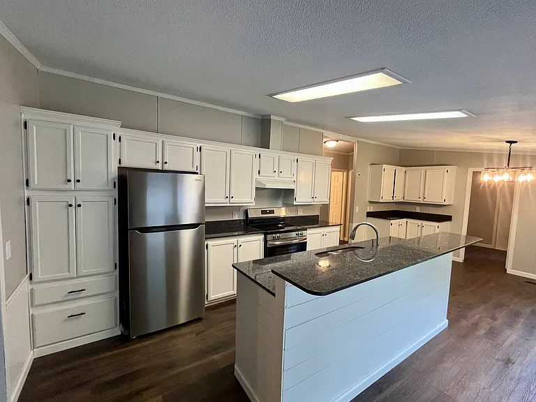 576 Carter Rd — Photo 4