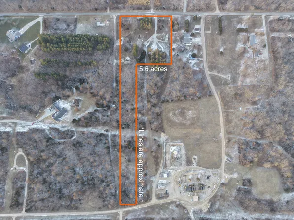 2878 Lazy Acre Rd, Odin, IL 62870