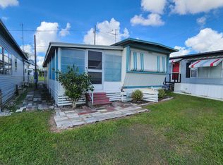 6050 Harriet St, Zephyrhills, FL 33542