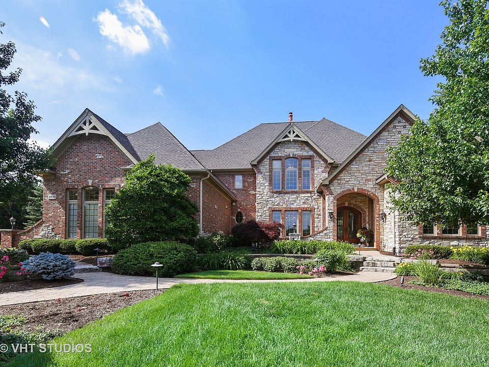 1st image of 30W420 White Oak Ln