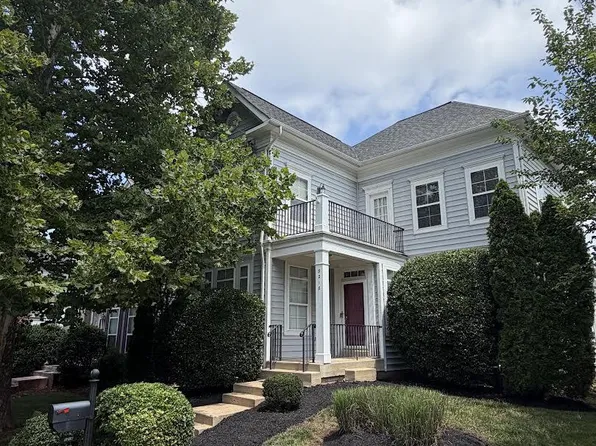 8218 Warfield St, Manassas, VA 20110