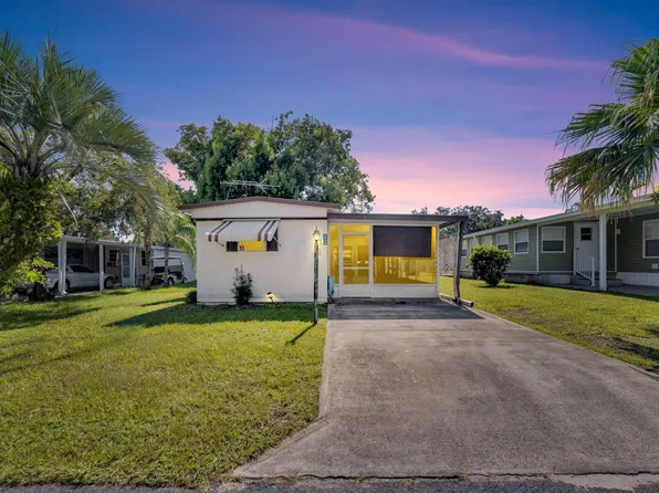 4908 Dove Dr, Zephyrhills, FL 33541