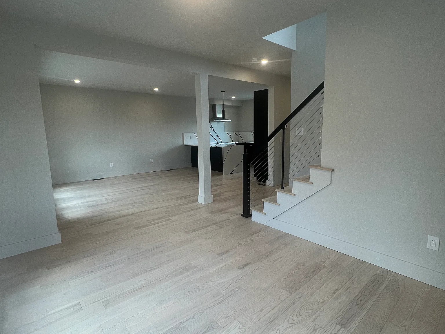 3 bed, 2.5 bath, 1960 sqft, $3,300 — Photo 4