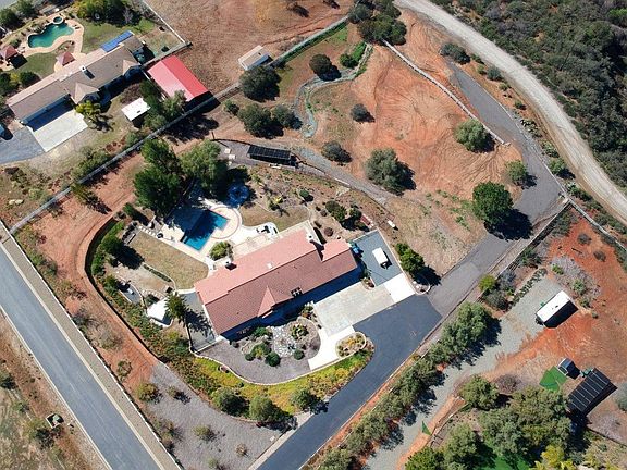 3rd image of 29954 McKenna Heights Ct