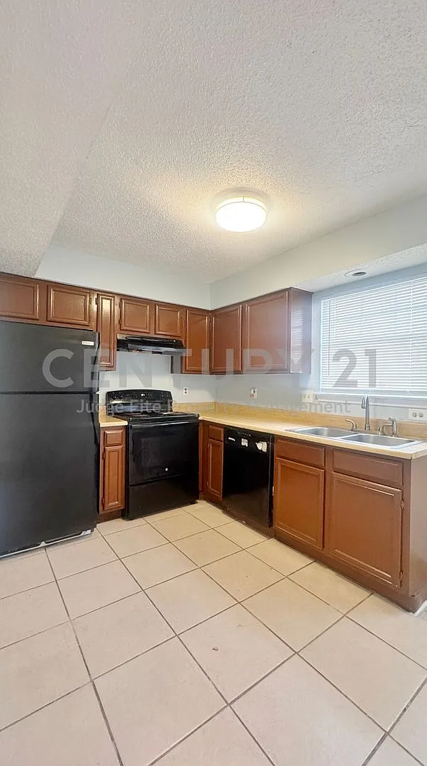 Lovely 2-Story 2/1.5 Apartment in Dallas Ready for Move-In! — Photo 4