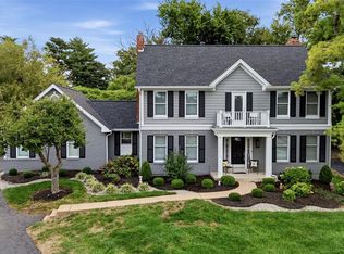 718 Cedar Field Ct, Town And Country, MO 63017