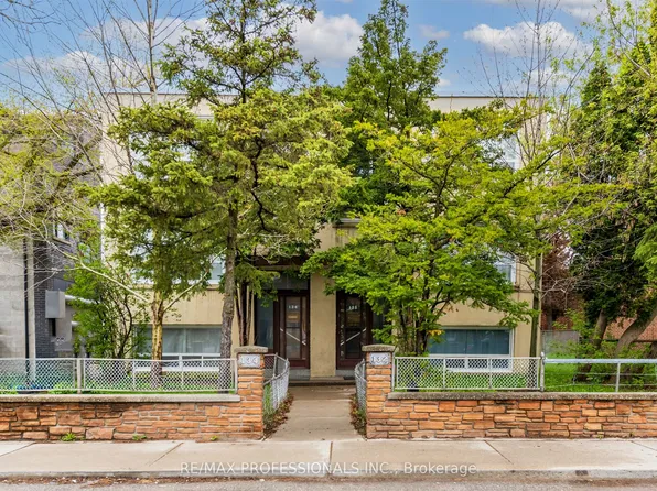 134 Trowell Ave #132, Toronto, ON M6M 1L7