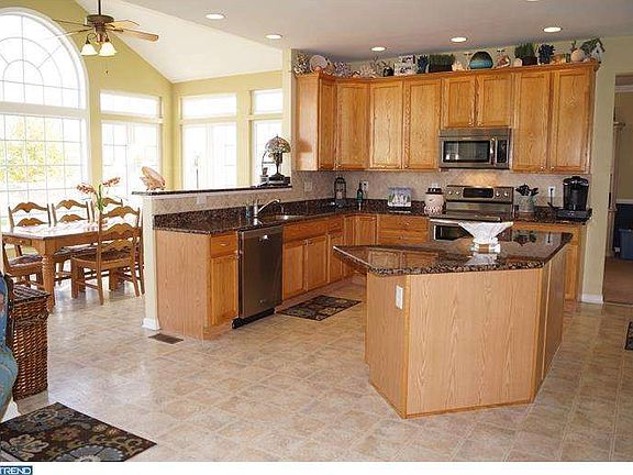 5th image of 503 Amanda Dr