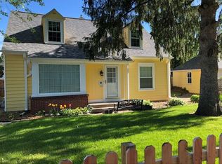 206 Elm St, Thiensville, WI 53092