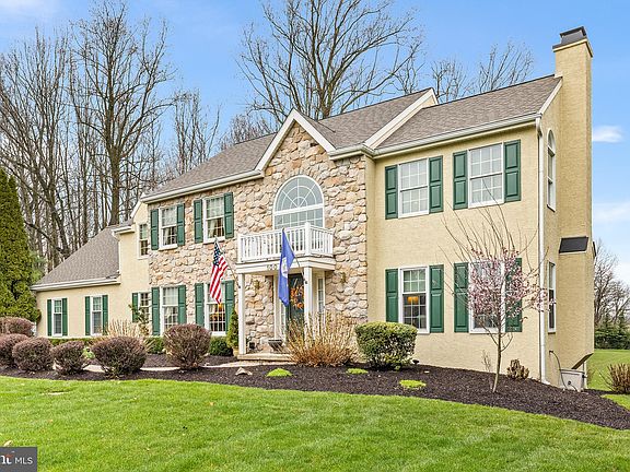 2nd image of 100 Great Oak Dr