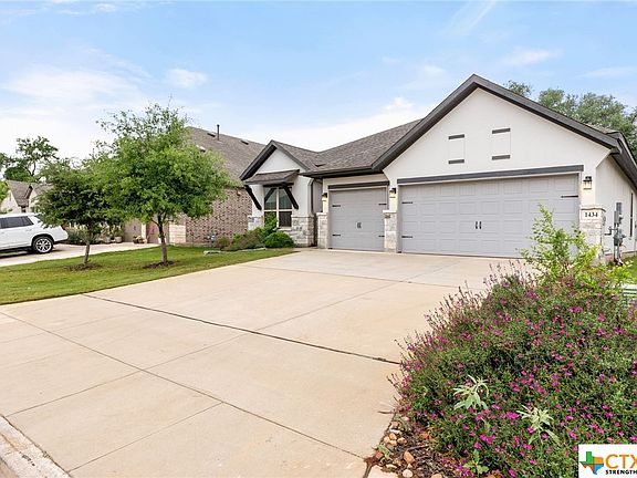 2nd image of 1434 Oaklawn Dr