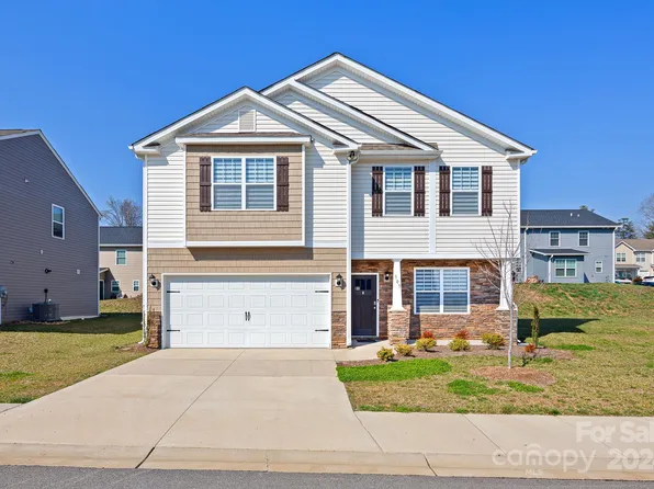 305 Woodnettle Ln #28, Arden, NC 28704